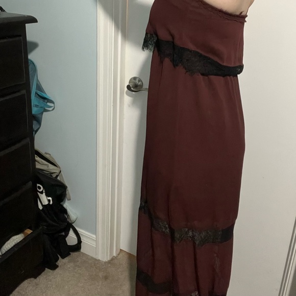 H&M burgundy and black lace dress - Picture 2 of 7